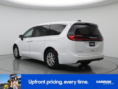 White 2025 Chrysler Pacifica Select