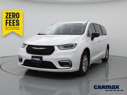 White 2025 Chrysler Pacifica Select
