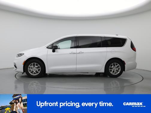 White 2025 Chrysler Pacifica Select