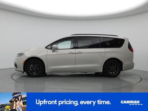 Pearl 2021 Chrysler Pacifica Touring