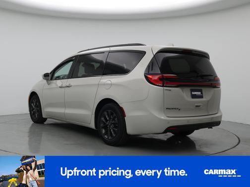 Pearl 2021 Chrysler Pacifica Touring