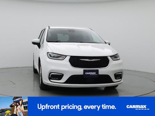 White 2023 Chrysler Pacifica Touring L