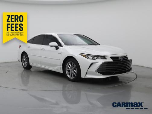 White 2021 Toyota Avalon Hybrid XLE