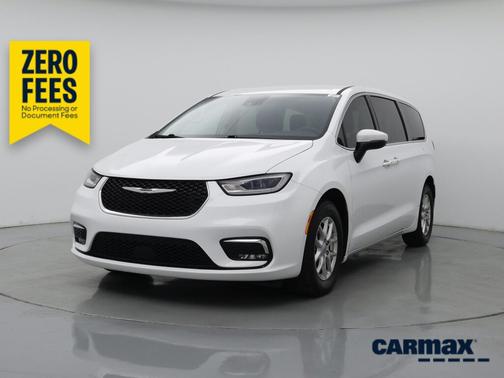 White 2023 Chrysler Pacifica Touring L