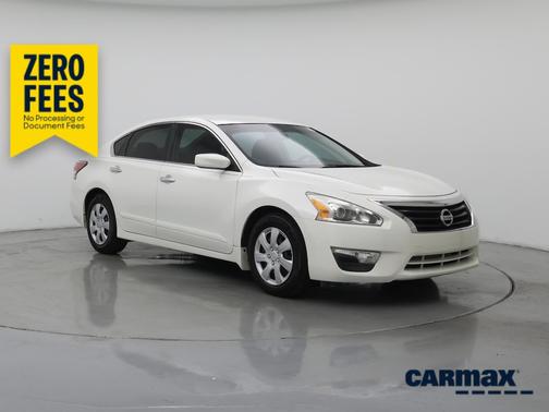 White 2014 Nissan Altima S