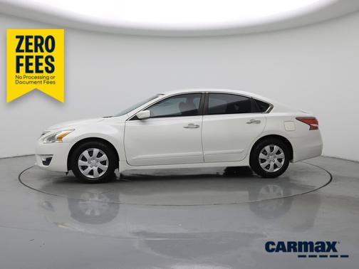 White 2014 Nissan Altima S