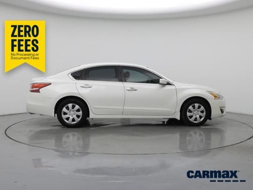 White 2014 Nissan Altima S