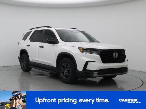 White 2023 Honda Pilot Trailsport