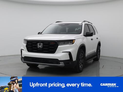 White 2023 Honda Pilot Trailsport