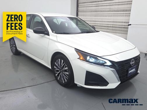 White 2025 Nissan Altima SV