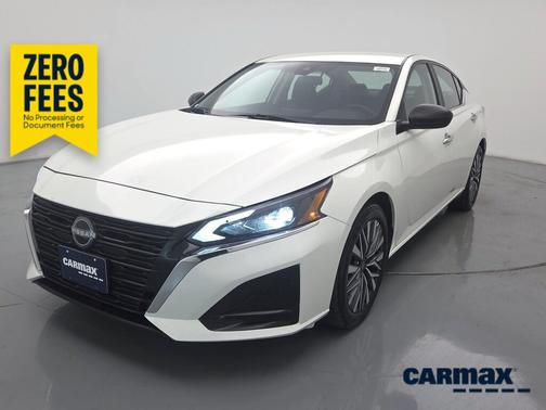 White 2025 Nissan Altima SV