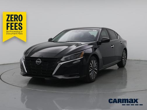 Black 2023 Nissan Altima SV
