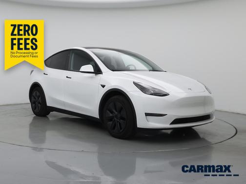 White 2024 Tesla Model Y Long Range