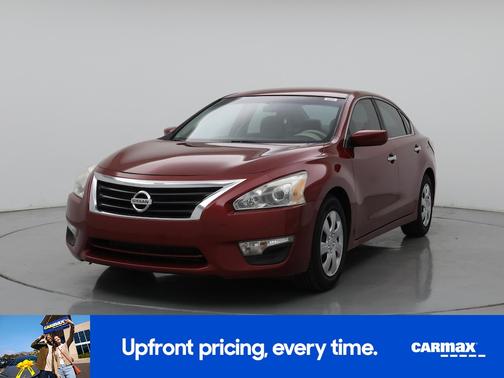 Red 2014 Nissan Altima S
