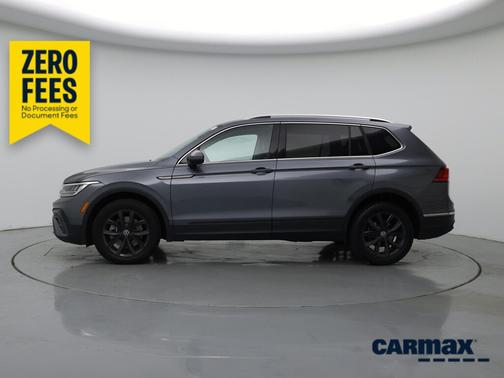 Gray 2024 Volkswagen Tiguan SE