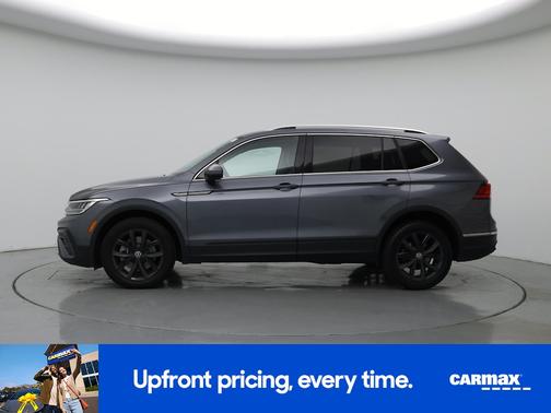 Gray 2024 Volkswagen Tiguan SE