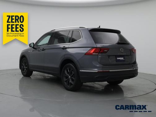 Gray 2024 Volkswagen Tiguan SE