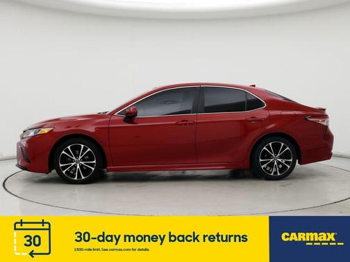 Photo 3 of 25 of 2019 Toyota Camry SE