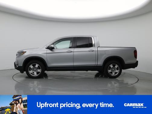 Silver 2025 Honda Ridgeline RTL