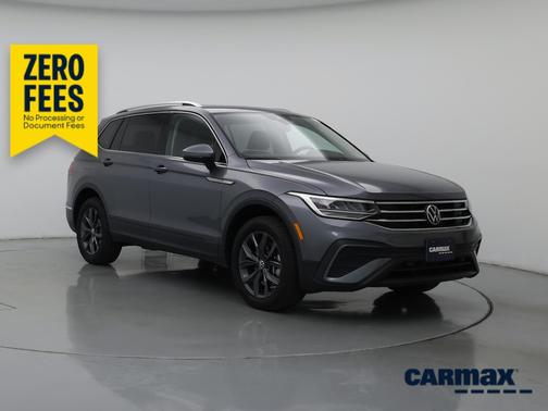 Gray 2023 Volkswagen Tiguan SE