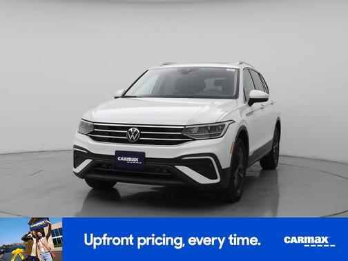 White 2024 Volkswagen Tiguan SE