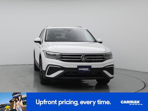 White 2024 Volkswagen Tiguan SE