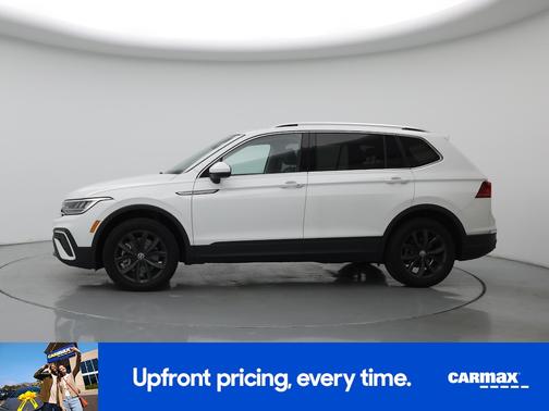 White 2024 Volkswagen Tiguan SE