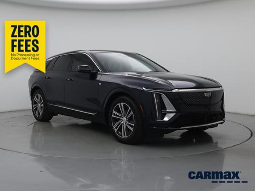 Green 2024 Cadillac LYRIQ Luxury 2