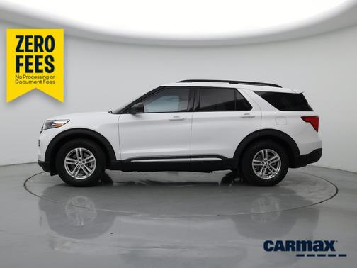 White 2023 Ford Explorer XLT