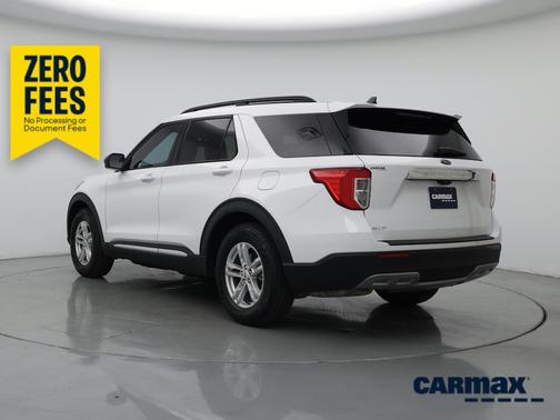 White 2023 Ford Explorer XLT