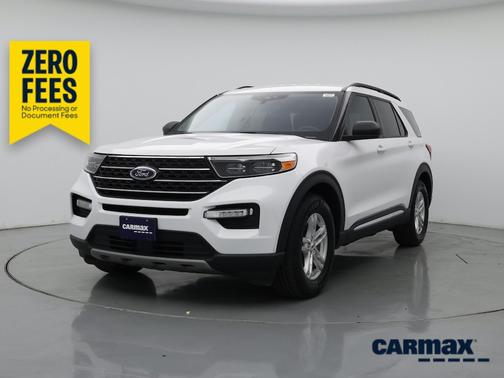 White 2023 Ford Explorer XLT