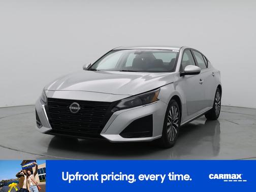 Silver 2023 Nissan Altima SV