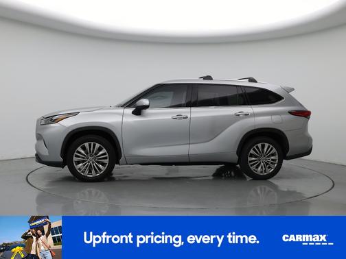 Silver 2023 Toyota Highlander Platinum