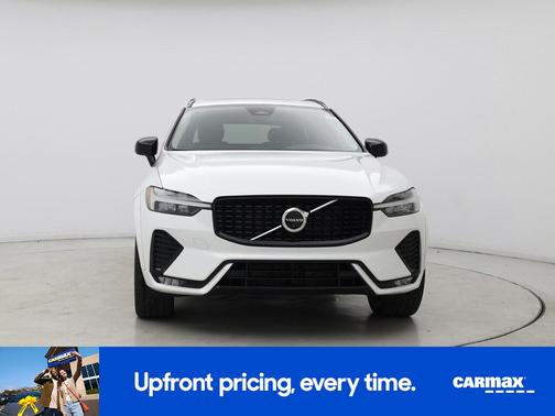 2023 Volvo XC60 B5 Ultimate Dark Theme