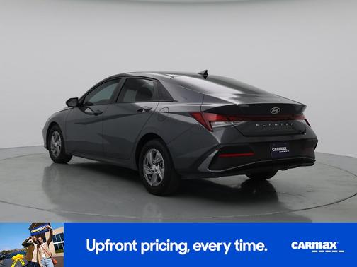 Gray 2024 Hyundai ELANTRA SE