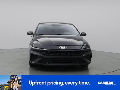 Gray 2024 Hyundai ELANTRA SE