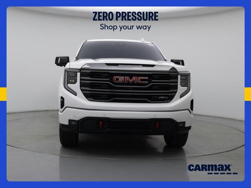 White 2024 GMC Sierra 1500 AT4