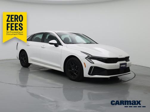 White 2025 Kia K5 LXS