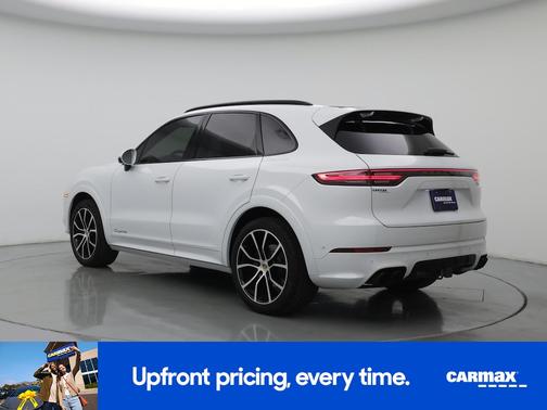 White 2022 Porsche Cayenne Platinum