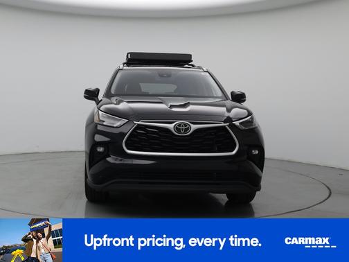 Black 2024 Toyota Highlander XLE