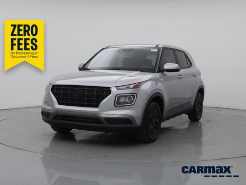 Silver 2021 Hyundai VENUE SE