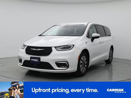White 2023 Chrysler Pacifica Hybrid Touring L