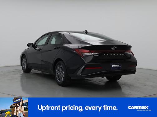 Black 2024 Hyundai ELANTRA SEL