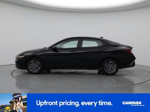 Black 2024 Hyundai ELANTRA SEL