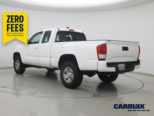 White 2017 Toyota Tacoma SR