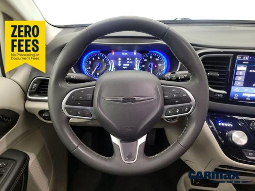 White 2023 Chrysler Pacifica Touring L