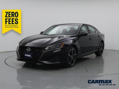 Black 2023 Nissan Altima SR