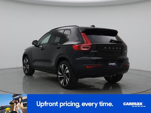 Black 2025 Volvo XC40 B5 Plus Dark Theme