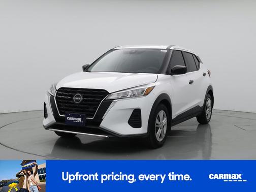 White 2022 Nissan Kicks S