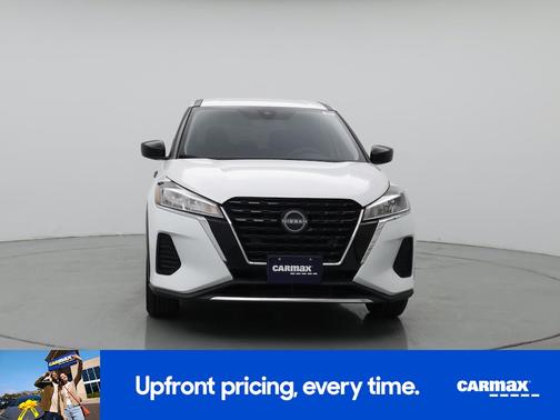 White 2022 Nissan Kicks S